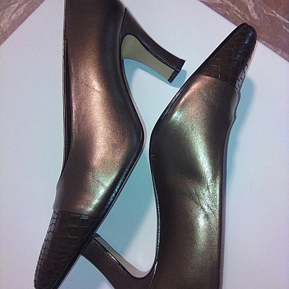 ETIENNE AIGNER, 2 toned women's leather pumps (Bronze/Gold mix) - Picture 10 of 12